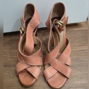 CHLOE Sandal Natural leather  Just purchased on Poshmark - too small for my foot